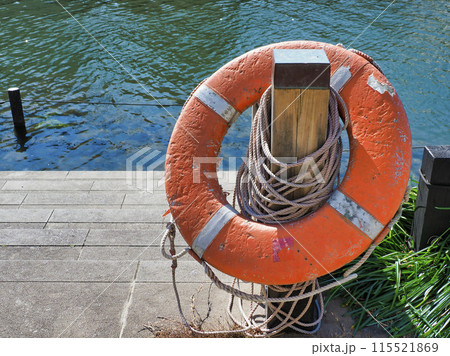 救命浮き輪 115521869