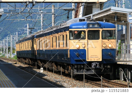 【しなの鉄道】115系〜スカ色〜（信越本線：安茂里駅） 115521883