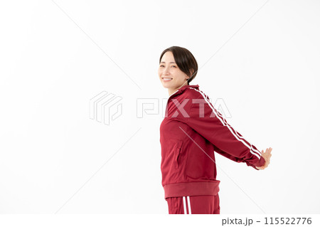 ジャージの女性　ストレッチ 115522776