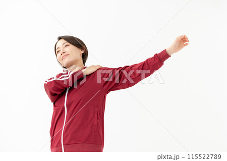 ジャージの女性　肩こり 115522789