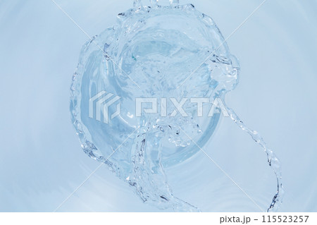 パイプから吹き出す水. パイプから吹き出す水. 115523257