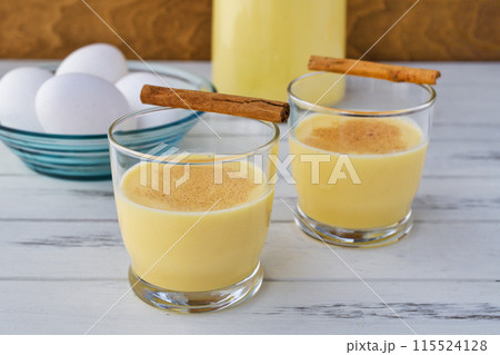 ロンポペ　Rompope メキシコや中南米の卵の飲み物 115524128