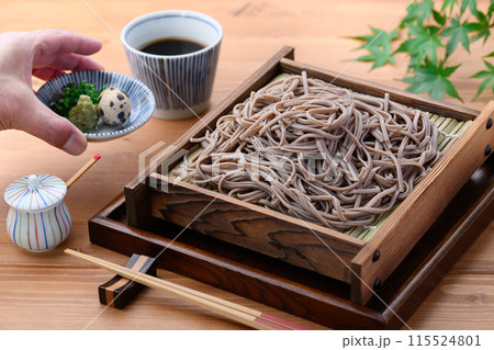 ざる蕎麦 ( 薬味 刻み葱、鶉の卵、わさび ) ざる蕎麦 ( 薬味 刻み葱、鶉の卵、わさび ) 115524801