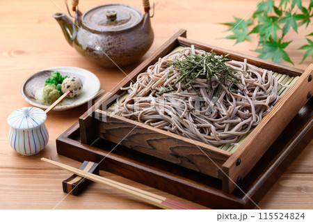 ざる蕎麦 ( 薬味 刻み葱、鶉の卵、わさび ) ざる蕎麦 ( 薬味 刻み葱、鶉の卵、わさび ) 115524824