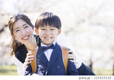 小学校入学イメージ　親子 115525110