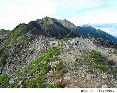 Daikiretto ridge course / 盛夏の大キレット稜線を歩く，槍穂高縦走路の眺望 115526953