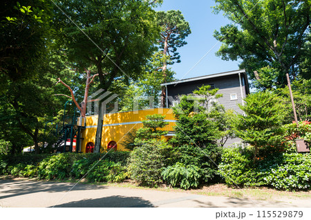 三鷹の森ジブリ美術館 外観 夏晴れの青空 東京都三鷹市 三鷹の森ジブリ美術館 外観 夏晴れの青空 東京都三鷹市 115529879