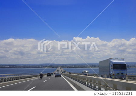 東京湾アクアラインで千葉県木更津市へ 115532231