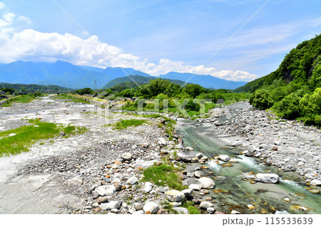 釜無川橋/釜無川より釜無川上流方向を望む(山梨県北杜市)【2024.6】 釜無川橋/釜無川より釜無川上流方向を望む(山梨県北杜市)【2024.6】 115533639