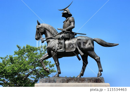 杜の都の仙台を青葉城から見守る… 『伊達政宗騎馬像』 115534463