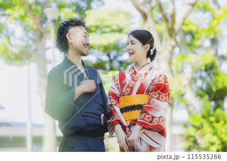 浴衣のカップル 115535266