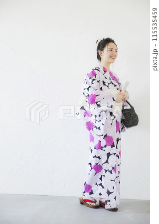 浴衣を着た女性 浴衣を着た女性 115535459