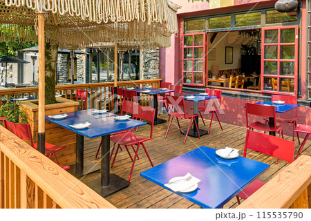 Summer patio of street cafe in North Vancouver, Canada 115535790