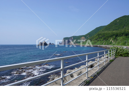 窓岩が窓のように見える場所から 115536521