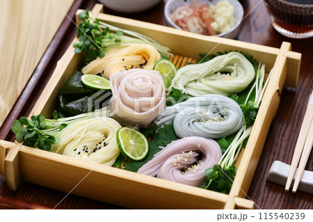 色付きそうめん 115540239