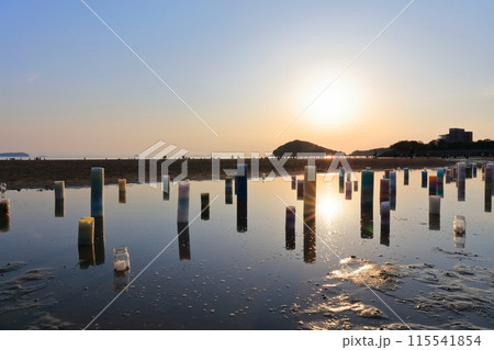 【香川県】父母ヶ浜(瀬戸内の天空の鏡)夕日の絶景で知られる観光名所 115541854
