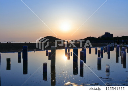 【香川県】父母ヶ浜(瀬戸内の天空の鏡)夕日の絶景で知られる観光名所 115541855