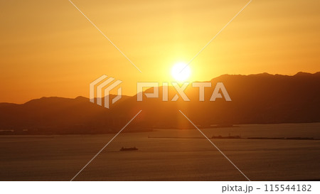 大阪の夕焼け 115544182