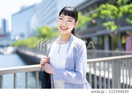 若いビジネスウーマン 115544850