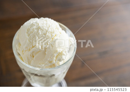 バニラアイスクリーム バニラアイスクリーム 115545523