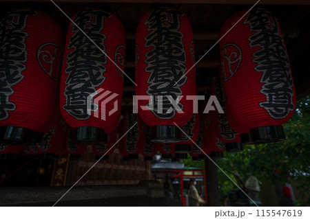 京都市上京区にあるさまざまな苦しみを抜き取ってくれる釘抜（苦抜き）地蔵で知られる石像寺の境内を撮影 115547619