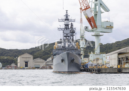 舞鶴港の護衛艦あさぎり 115547630