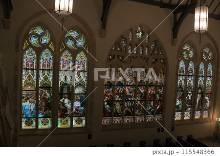 セント・ラファエル礼拝堂側面を飾るステンドグラス＠那須ステンドグラス美術館 115548366