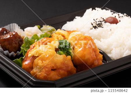 エビチリ弁当 エビチリ弁当 115548642