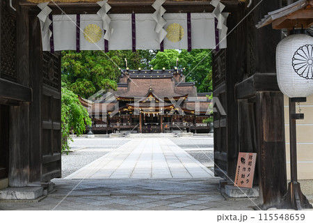 御神門から見える本殿 御神門から見える本殿 115548659
