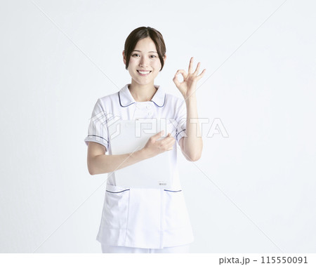 白バックの看護師 白バックの看護師 115550091