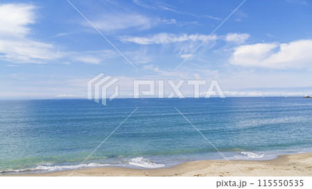 美しい海岸（七里ガ浜・稲村ケ崎・腰越）沿いの風景（富士山が見える初夏） 115550535