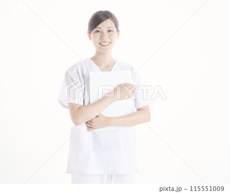 白バックの看護師 115551009
