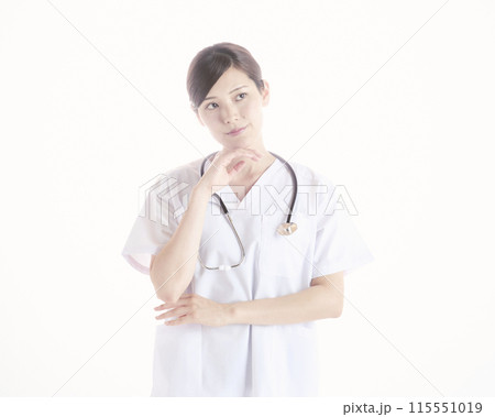 白バックの看護師 白バックの看護師 115551019