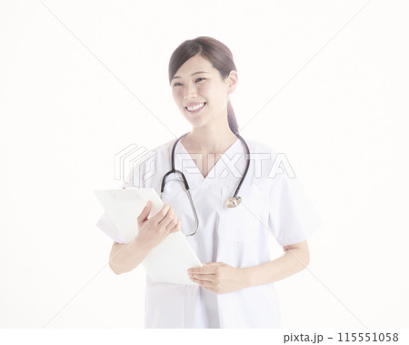 白バックの看護師 白バックの看護師 115551058
