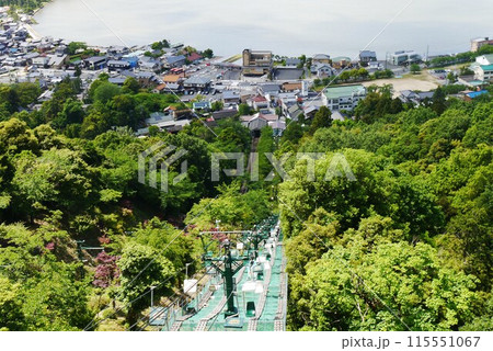 日本三景の一つに数えられる天橋立松並木を歩いてもよし傘松公園で股のぞきもよし 日本三景の一つに数えられる天橋立松並木を歩いてもよし傘松公園で股のぞきもよし 115551067