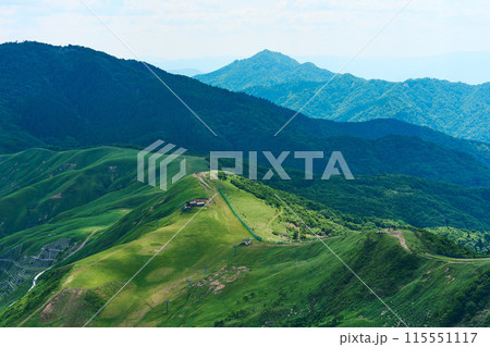 鉢伏山の稜線 115551117