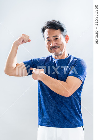 健康なミドルの男性 115551560