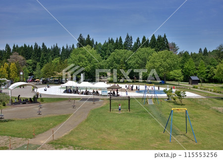 噴水のある公園 115553256