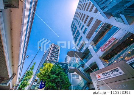 日本の東京都市景観 6月。東急電鉄　駒沢大学駅 東口(画面左奥)などを望む 115558392