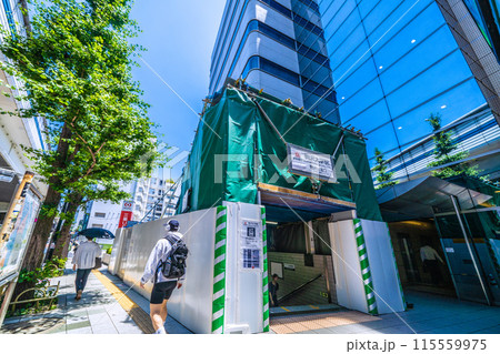 日本の東京都市景観 6月。東急電鉄　駒沢大学駅 駒沢公園口などを望む。画面左奥に東口 115559975