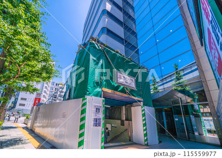 日本の東京都市景観 6月。東急電鉄　駒沢大学駅 駒沢公園口などを望む。画面左奥に東口 115559977
