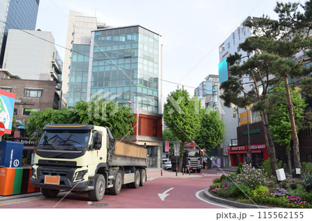 韓国ソウル 弘大(ホンデ)の街並み 韓国ソウル 弘大(ホンデ)の街並み 115562155