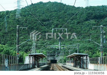 JR瀬戸大橋線（岡山・高松間）先頭車両最前席からの眺め 115563056