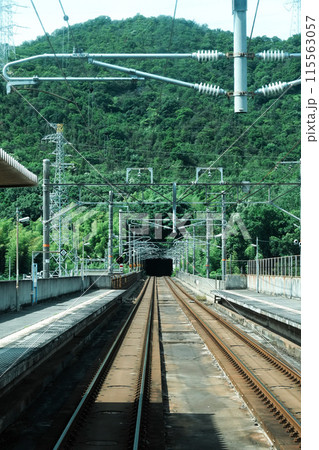 JR瀬戸大橋線（岡山・高松間）先頭車両最前席からの眺め 115563057