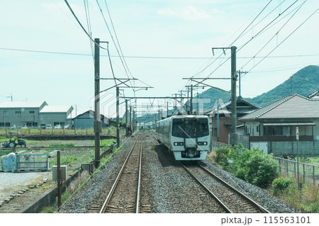 JR瀬戸大橋線（岡山・高松間）先頭車両最前席からの眺め 115563101