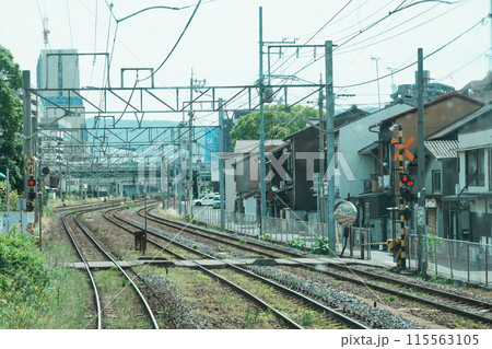 JR瀬戸大橋線(岡山・高松間)先頭車両最前席からの眺め JR瀬戸大橋線(岡山・高松間)先頭車両最前席からの眺め 115563105