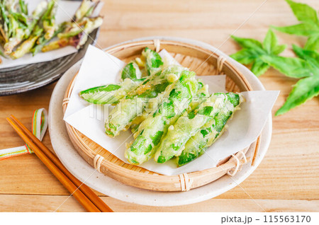 さやえんどうの天ぷら 115563170