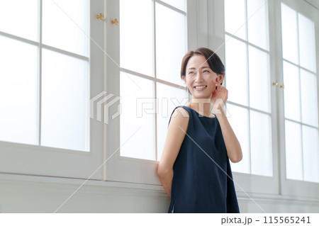 ミドル 女性 ミドル 女性 115565241
