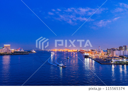 (東京都)レインボーブリッジ・南側遊歩道から眺める芝浦方面 (東京都)レインボーブリッジ・南側遊歩道から眺める芝浦方面 115565374