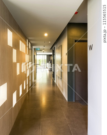 タイ・バンコク 「ザ・ギャラリー・コンドミニアム」 屋内通路 タイ・バンコク 「ザ・ギャラリー・コンドミニアム」 屋内通路 115565515